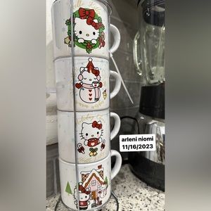 BRAND NEW HOLIDAY CUP SET